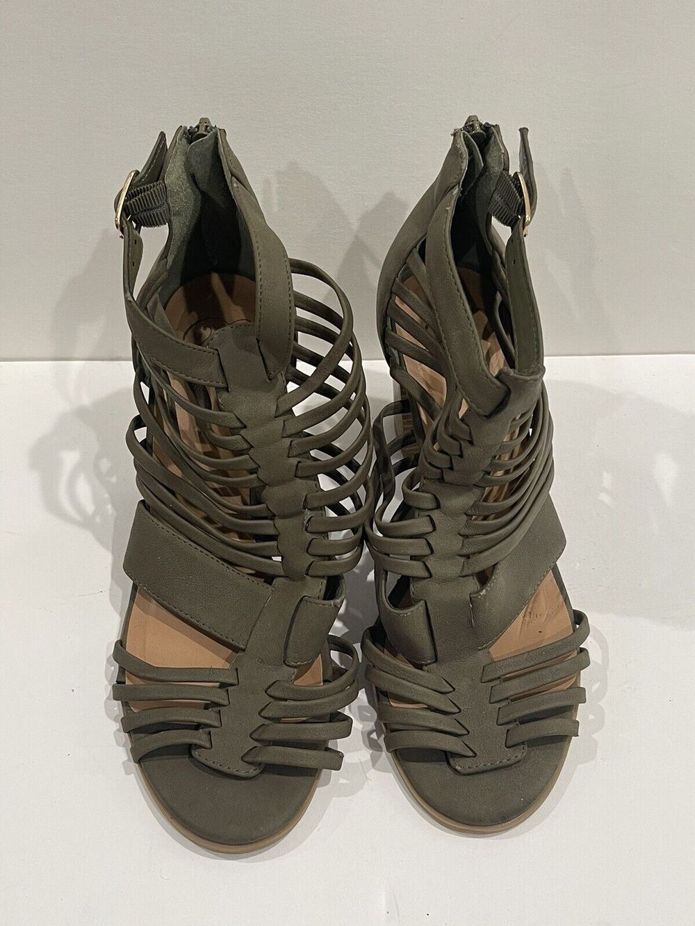 Heart in D Strappy Heels Faux Leather Open Toe Shoes Olive Green Size 9 EUC!